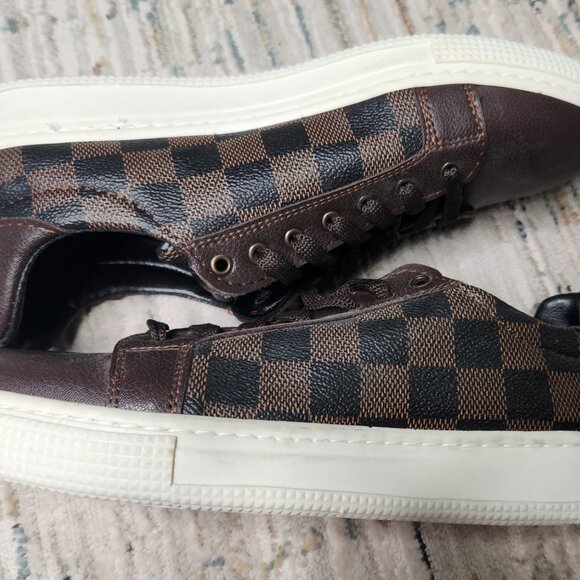 Louis Vuitton Designer Brown Sneaker Size 9 - Picture 2 of 5